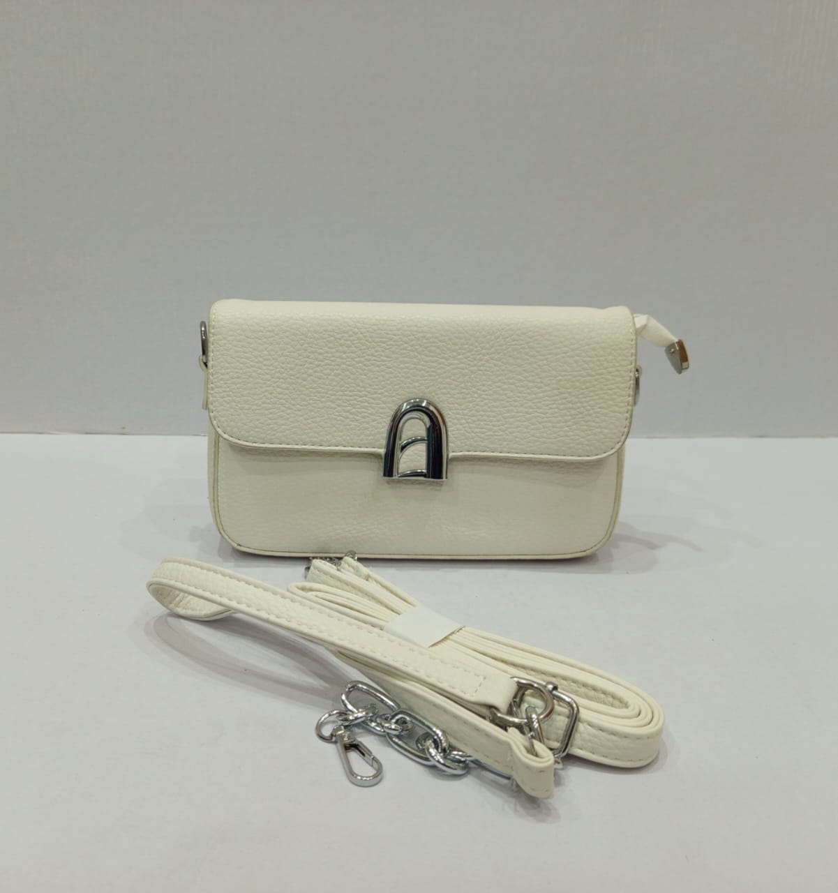 "Premium Quality" IMPORTED Hand Pouch (White)